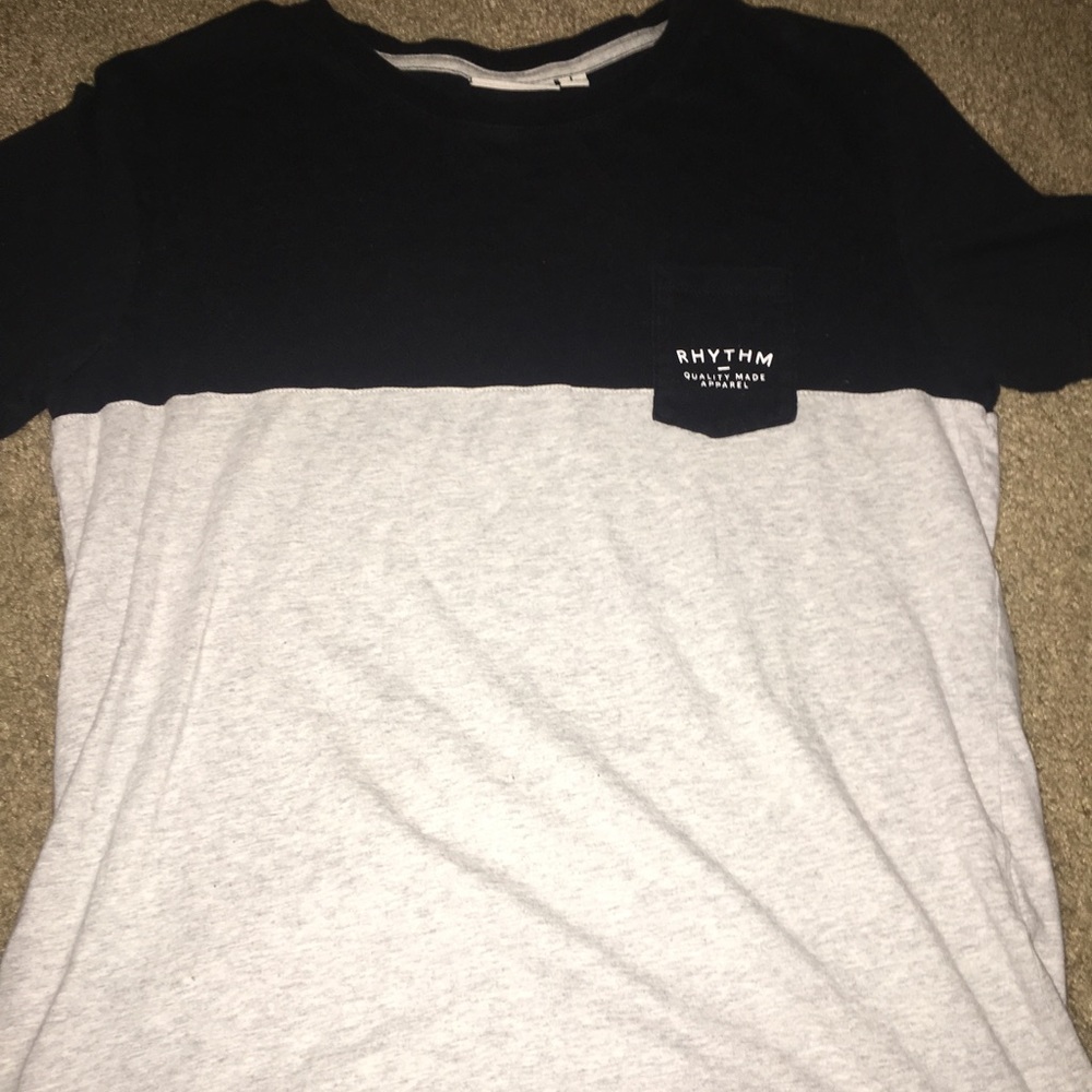 Black and grey men’s rhythm shirt size large